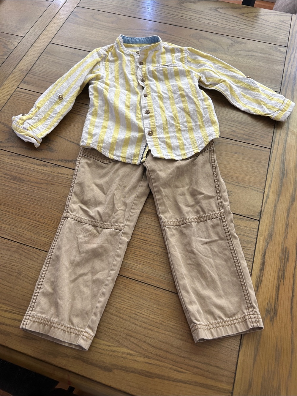 Yellow & White Striped Button-Up Shirt with Khaki Pants Set size 4t